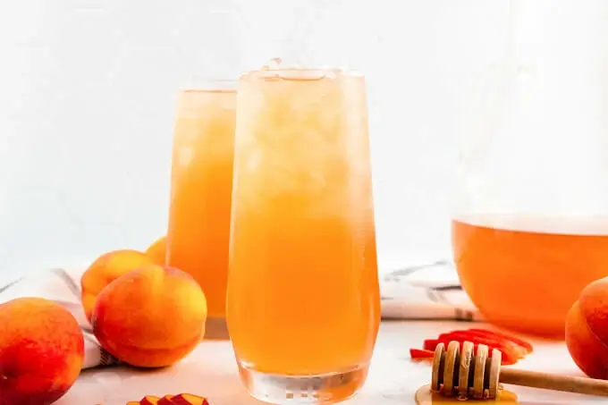 Refreshing Peach Iced Tea